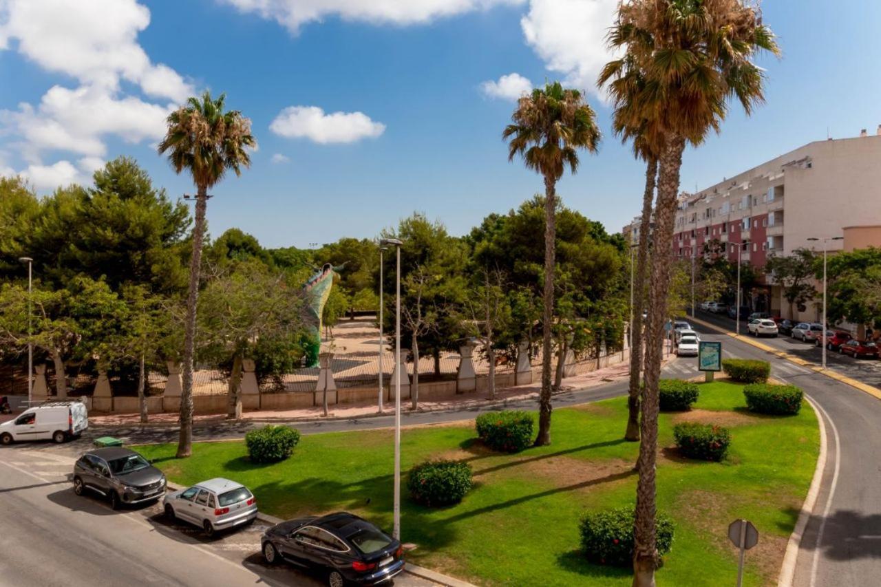 Apartamentos Villa Madrid Torrevieja Bagian luar foto